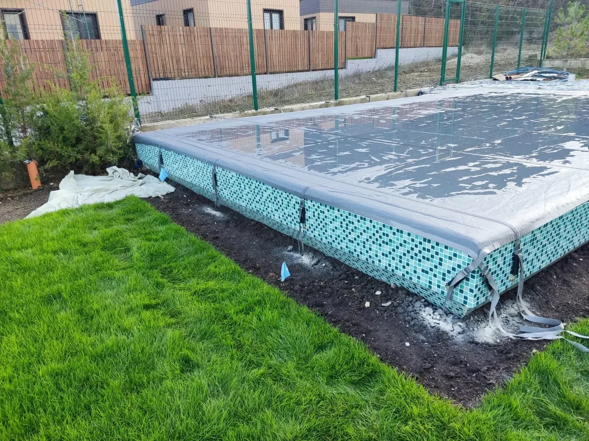 Батутное покрывало на бассейне в Сарапуле